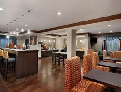 Days Inn by Wyndham Dilley photo 18