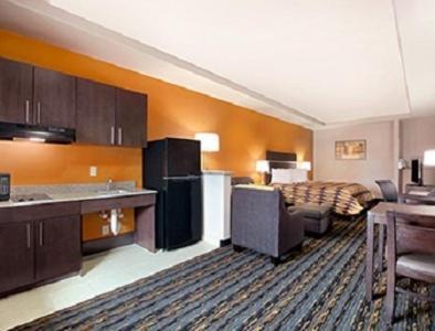 Days Inn by Wyndham Dilley photo 27