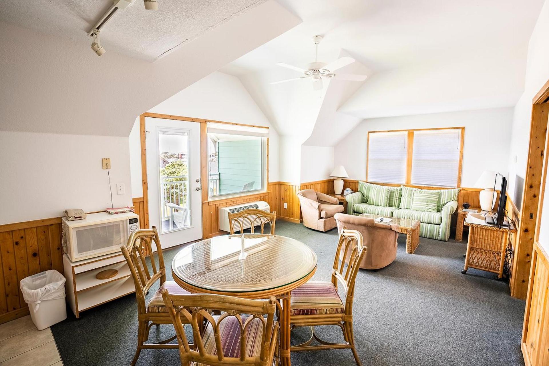 The Ocracoke Harbor Inn photo 32