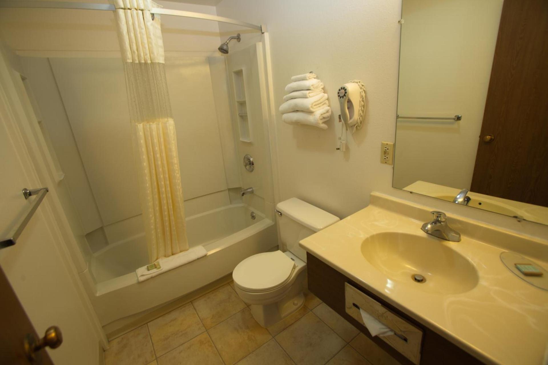 Super 8 by Wyndham Elko photo 54