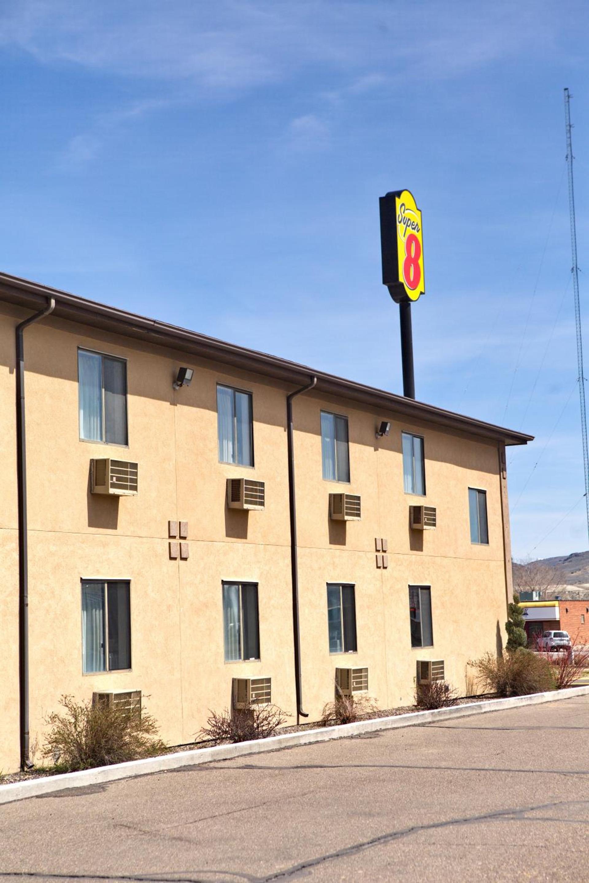 Super 8 by Wyndham Elko photo 36