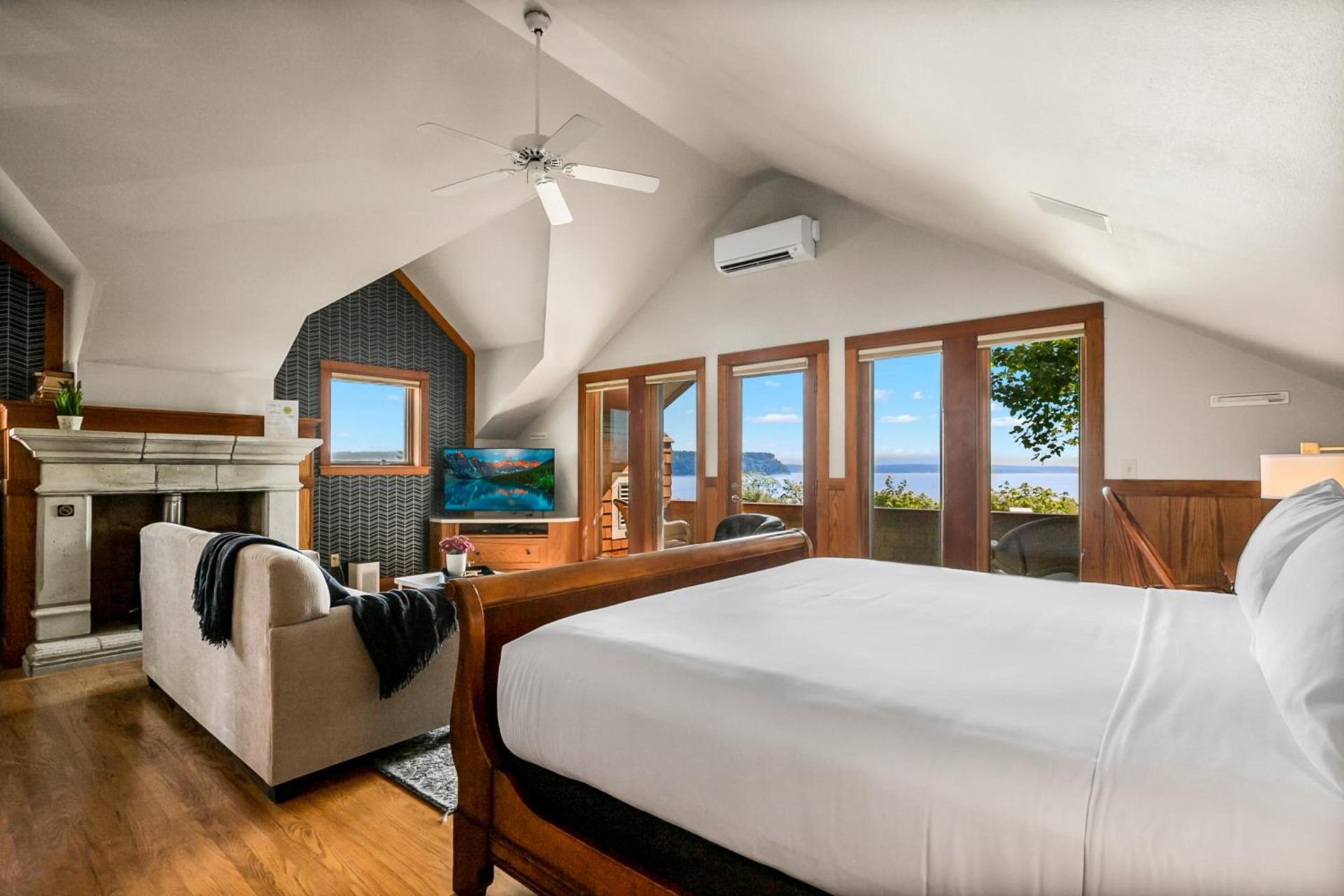Saratoga Inn photo 7
