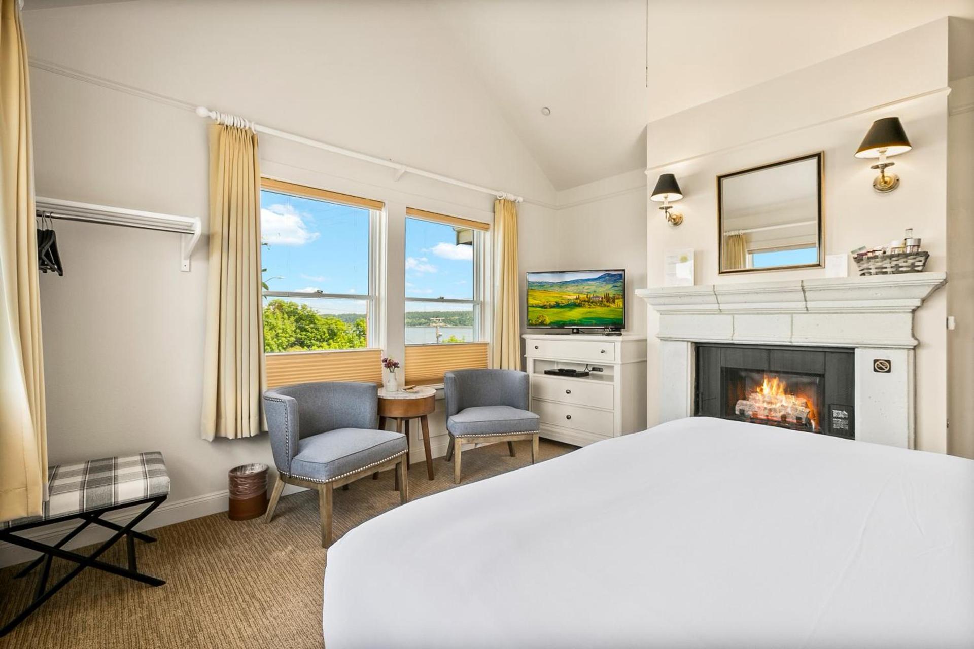 Saratoga Inn photo 37