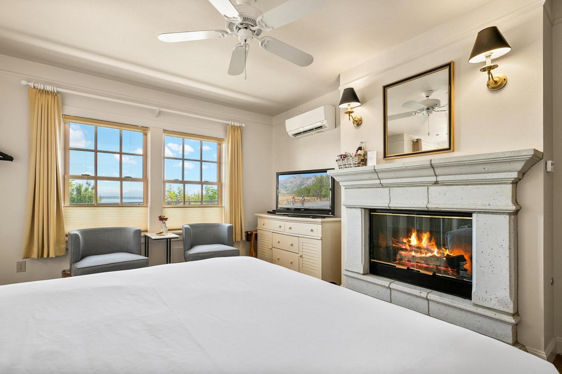 Saratoga Inn photo 50
