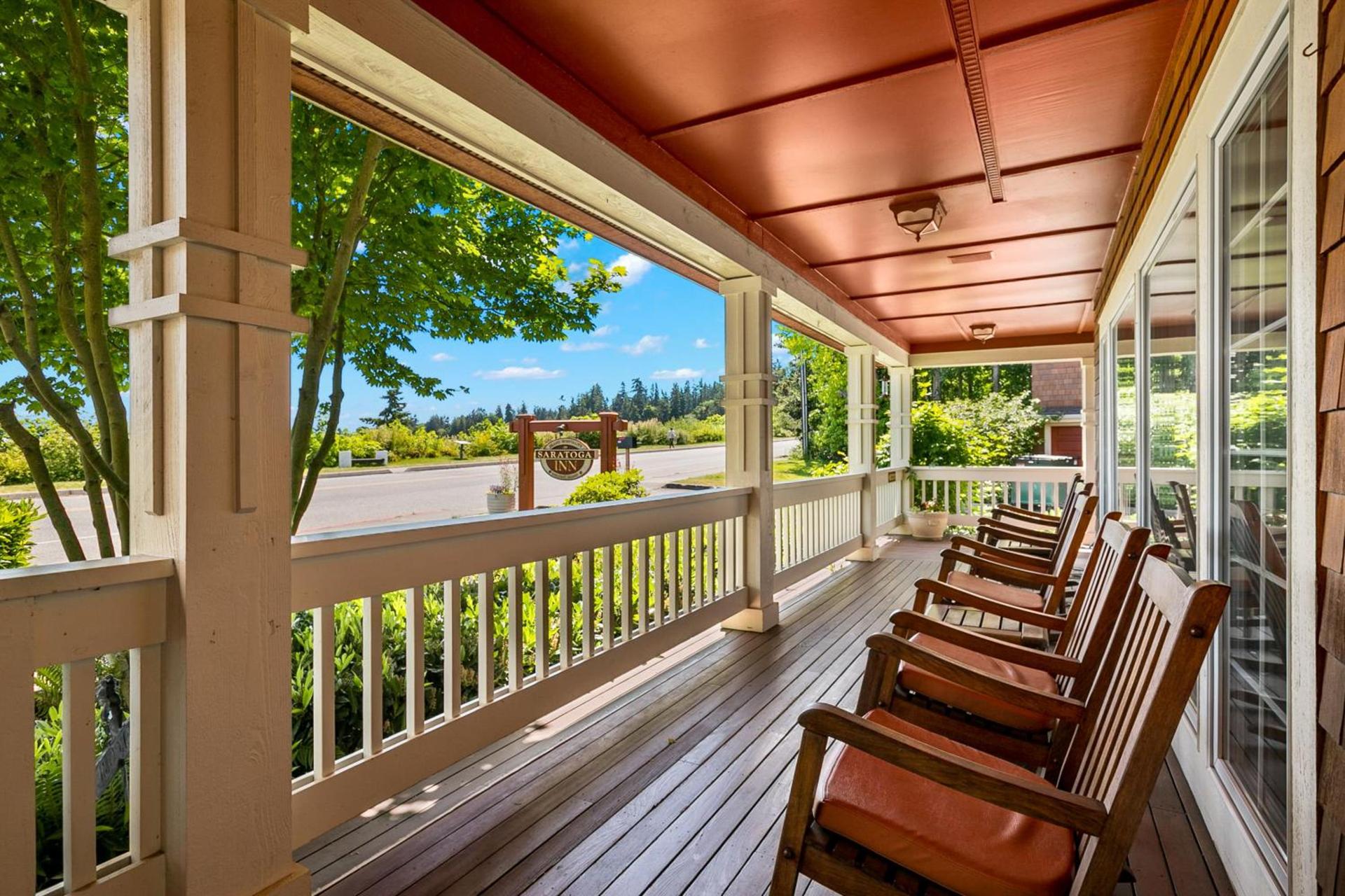 Saratoga Inn photo 62