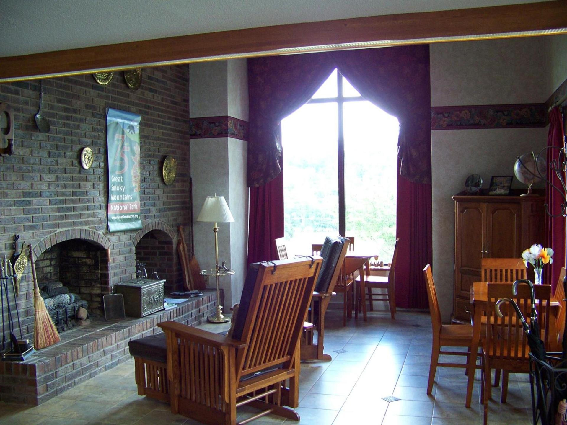 Highland Manor Inn photo 20