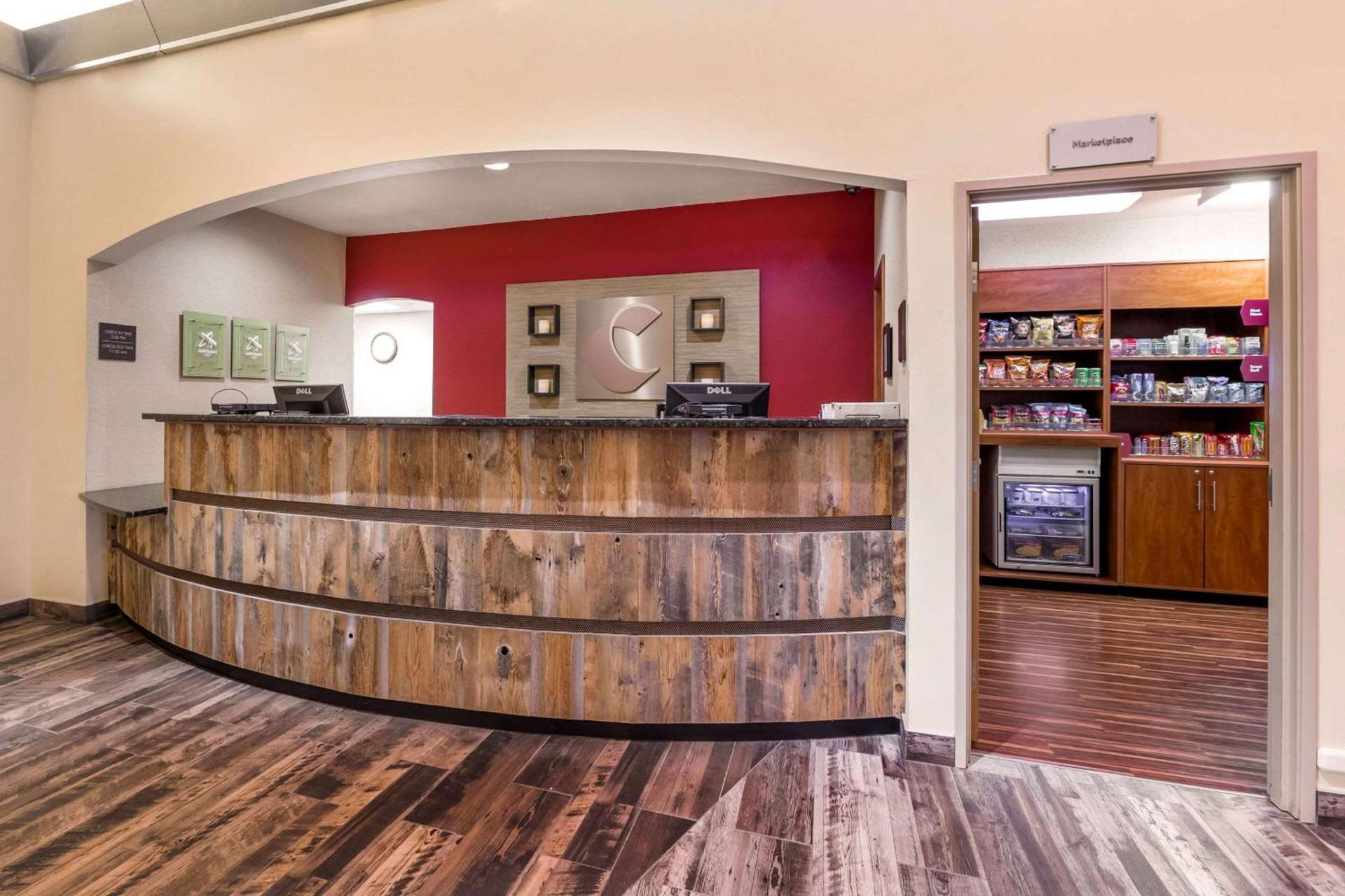 Comfort Suites Burlington photo 3