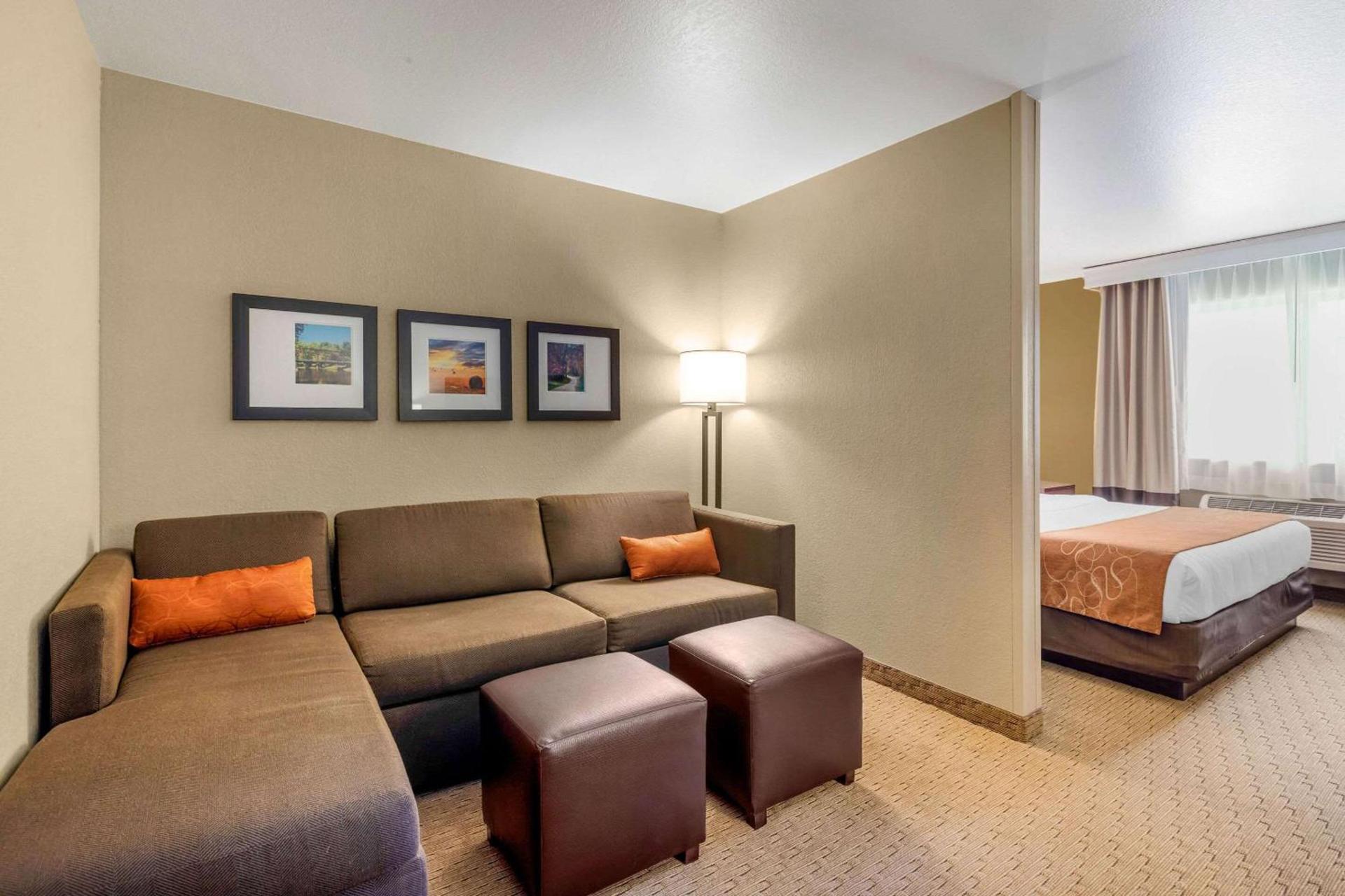 Comfort Suites Burlington photo 30