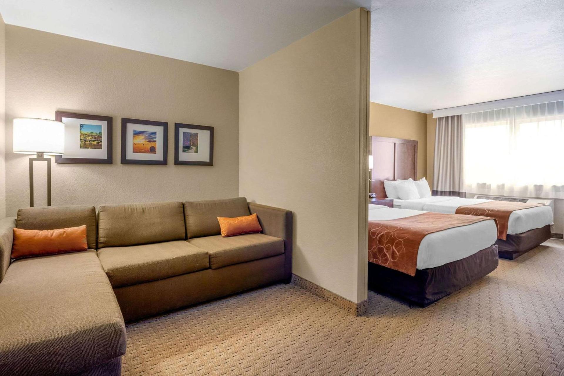 Comfort Suites Burlington photo 33