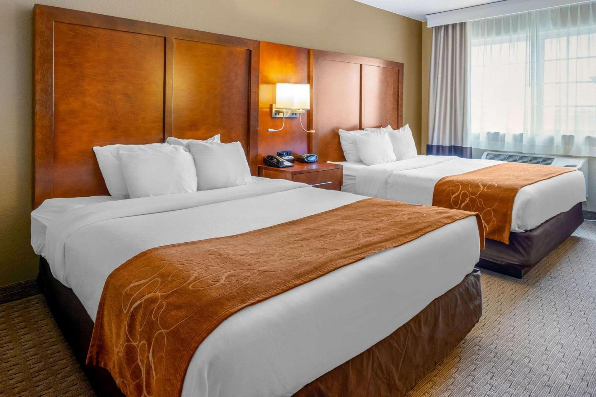 Comfort Suites Burlington photo 40