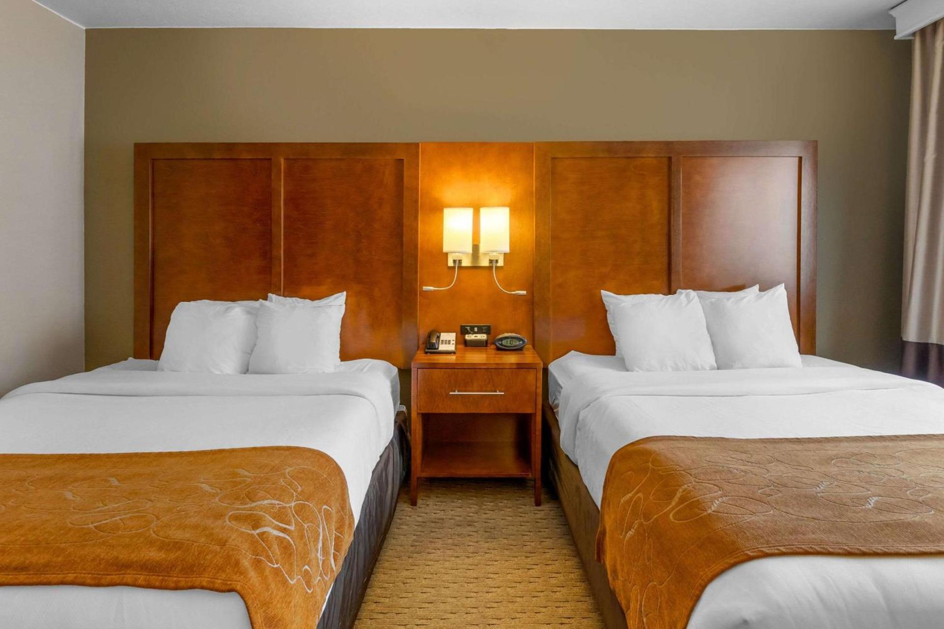 Comfort Suites Burlington photo 42