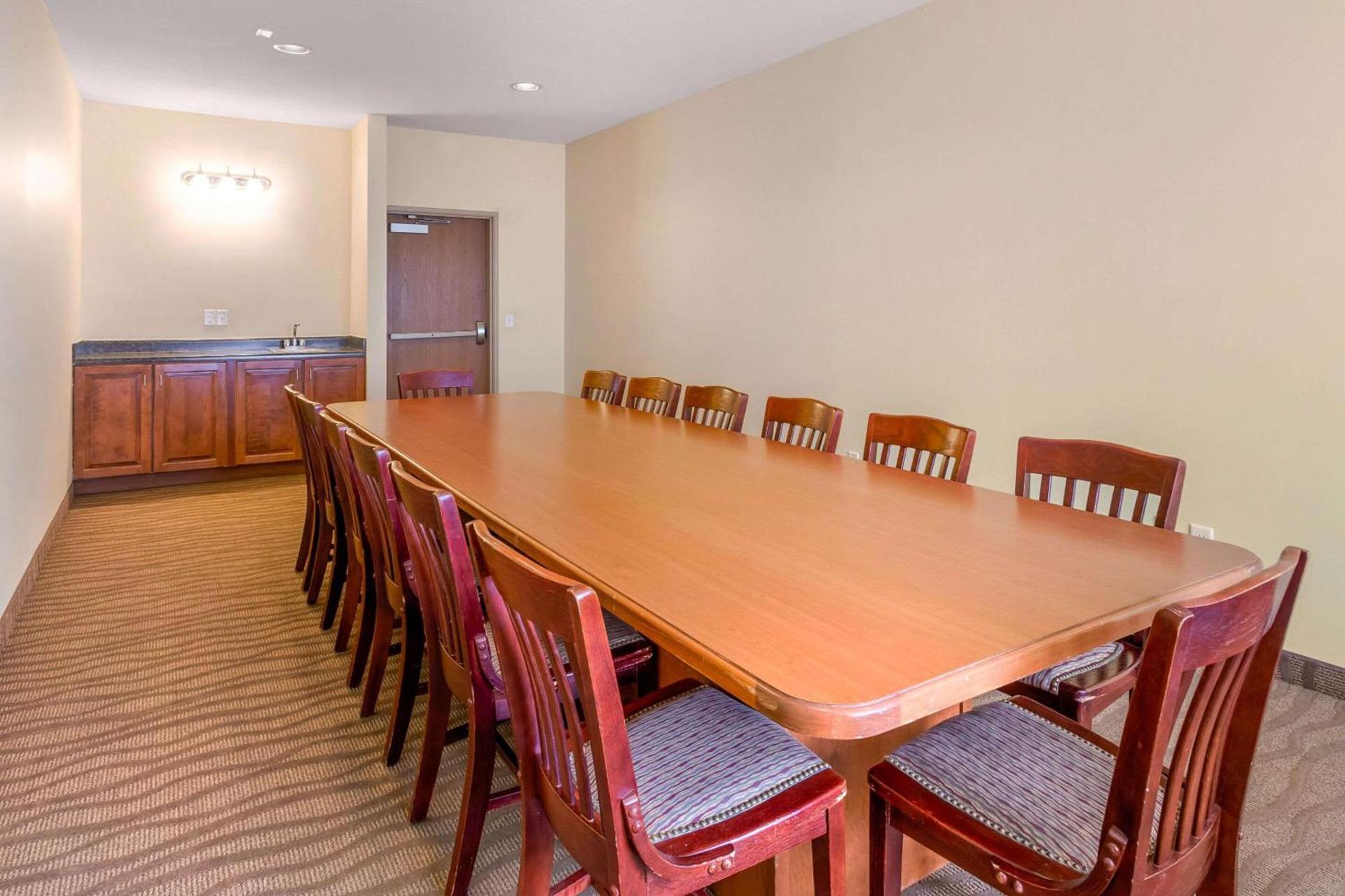 Comfort Suites Burlington photo 41