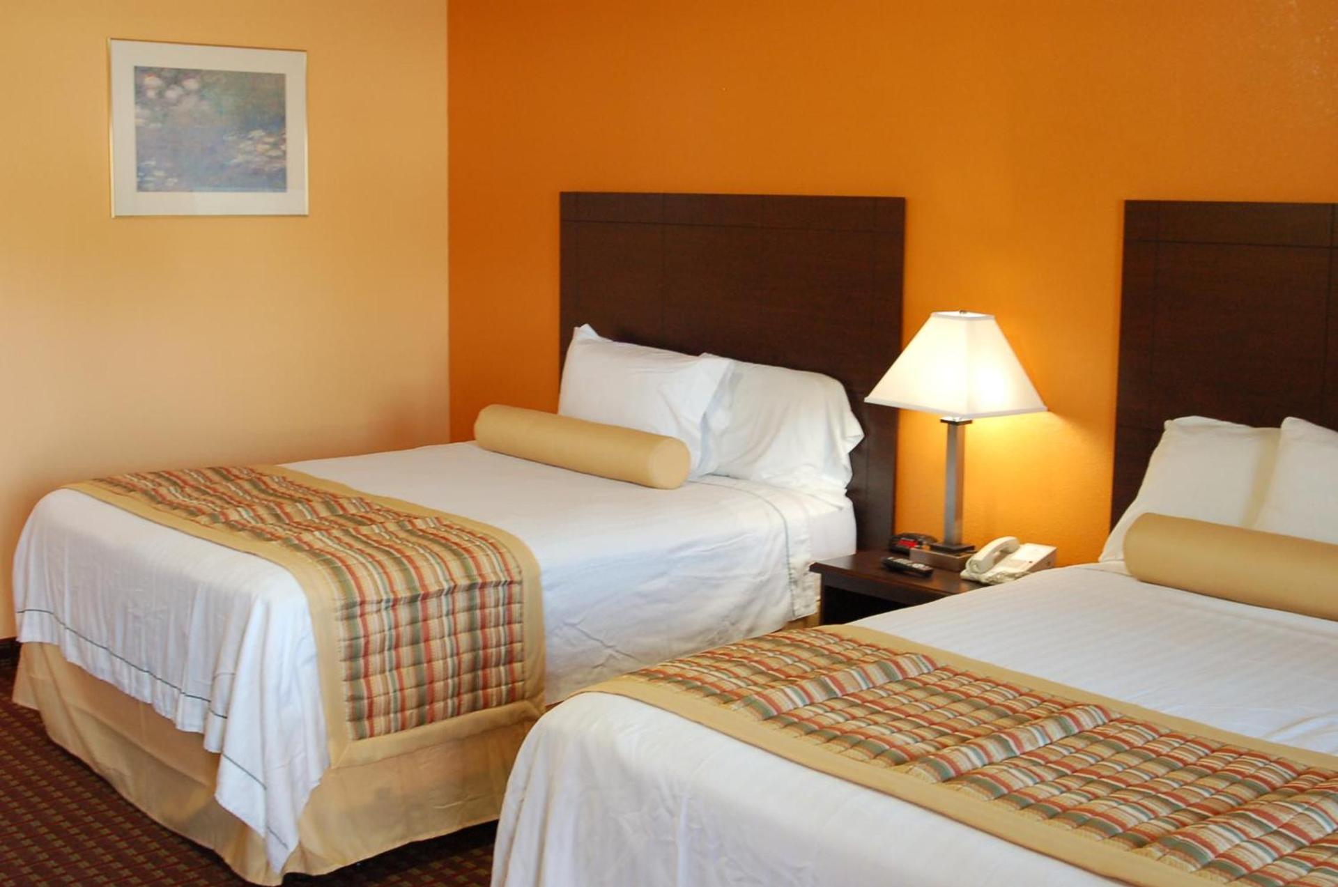 BLUE SKY INN Glens Falls-Saratoga-Lake George photo 2