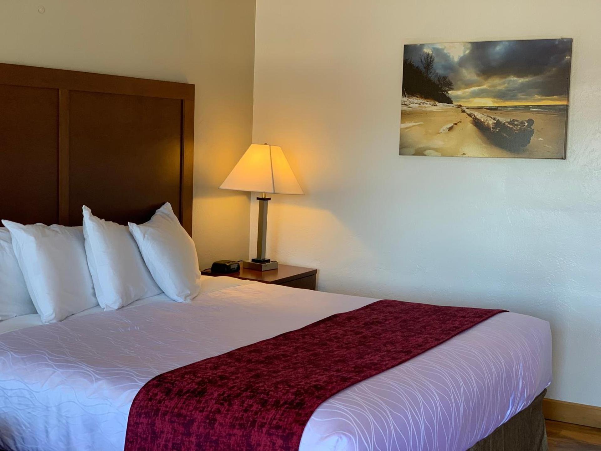 Red Carpet Inn Medford photo 31