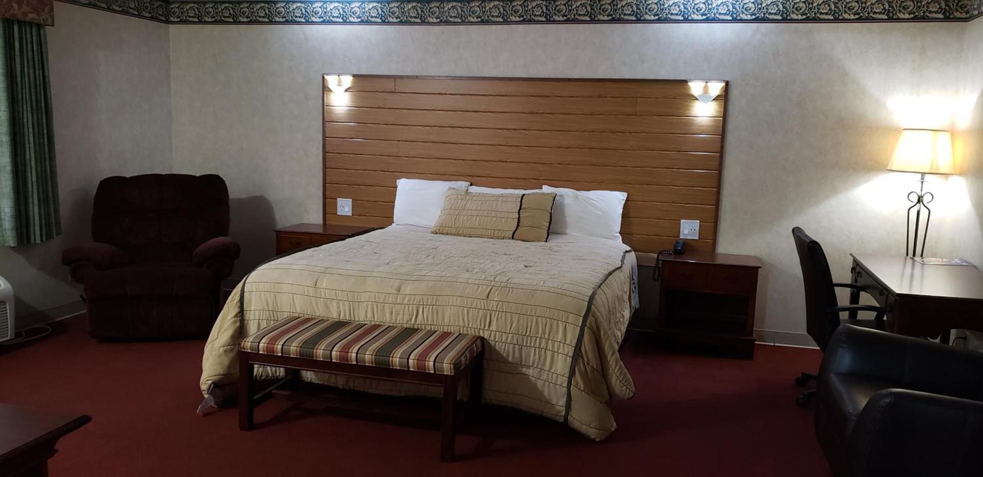 Swiss Village Inn photo 8