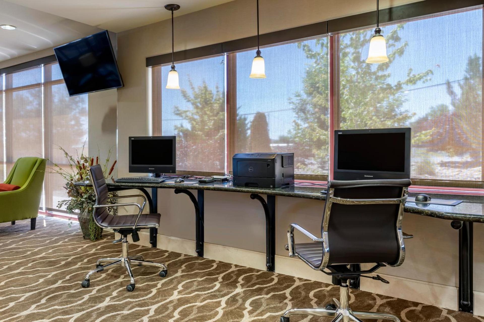Comfort Suites Fernley photo 13