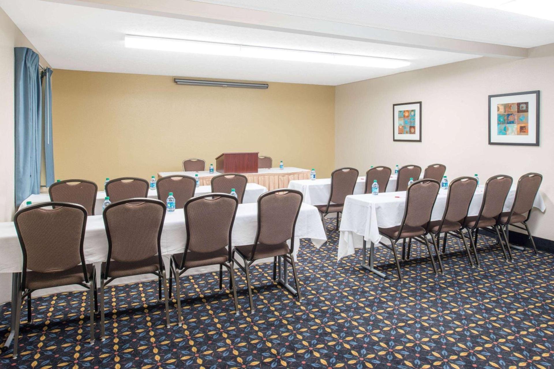 Ramada by Wyndham Springfield North photo 22