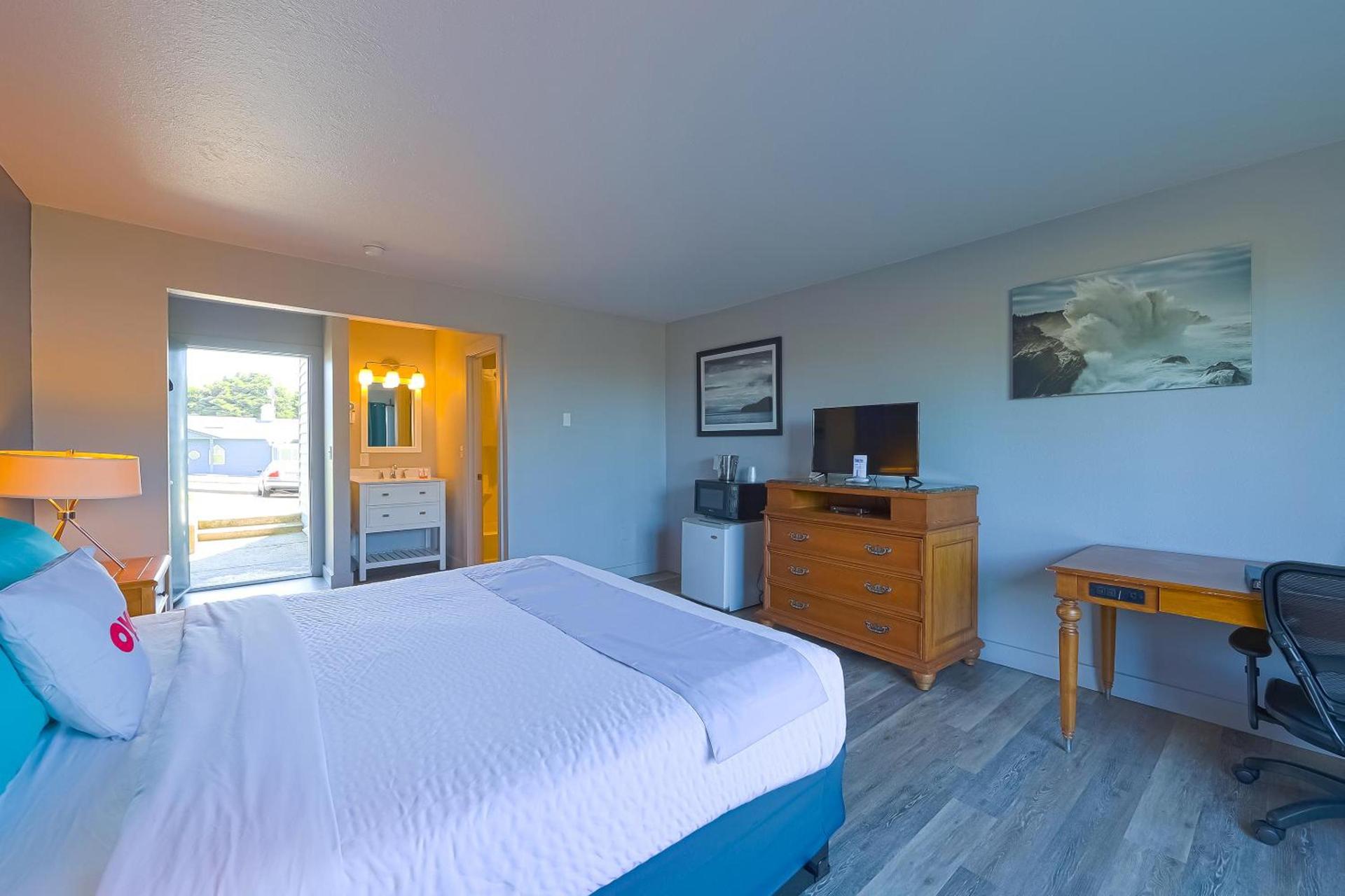 Waves Hotel NYE Beach - Newport OR photo 45