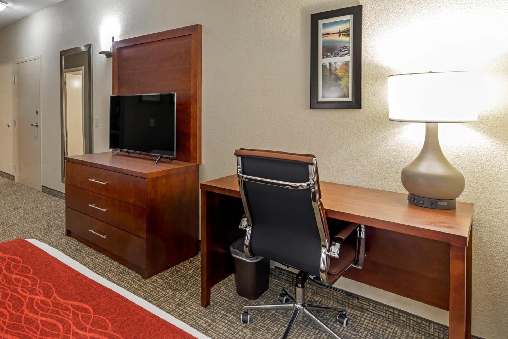 Comfort Inn & Suites Canton Riverstone Area photo 49