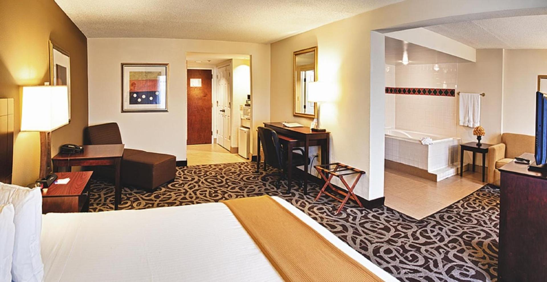 Garner Hotel Murfreesboro West by IHG photo 27