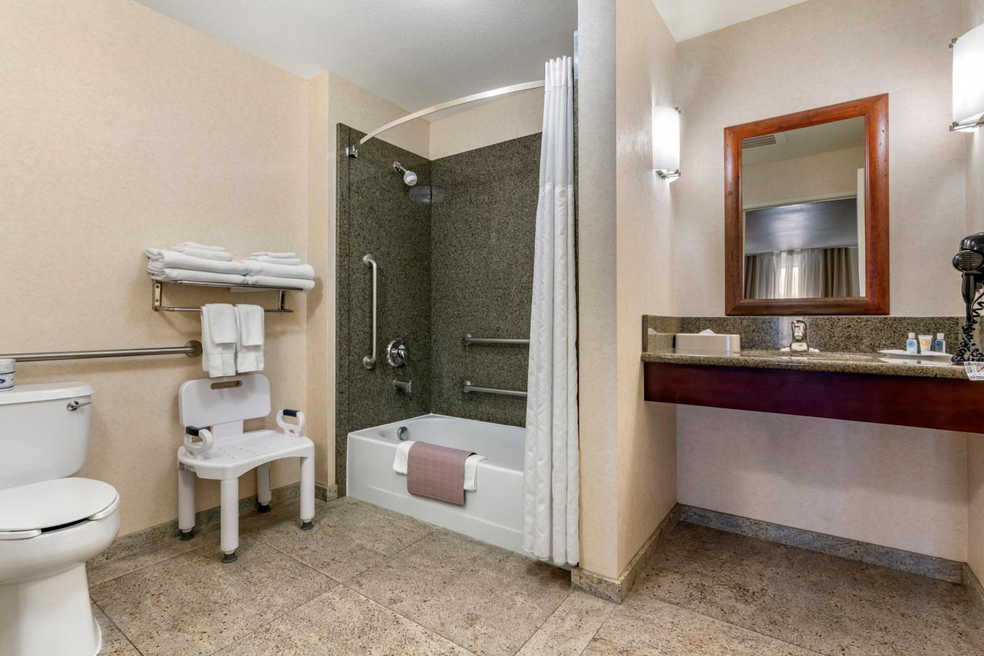 Comfort Suites Fernley photo 23