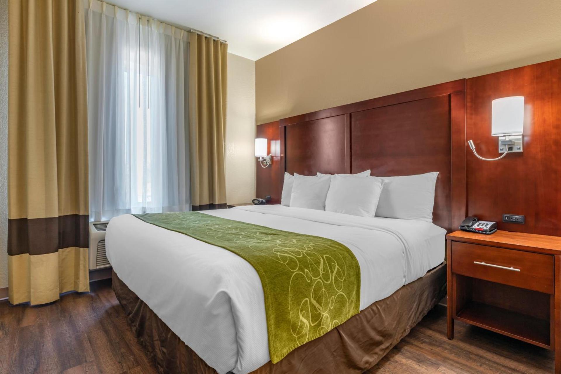 Comfort Suites Fernley photo 19