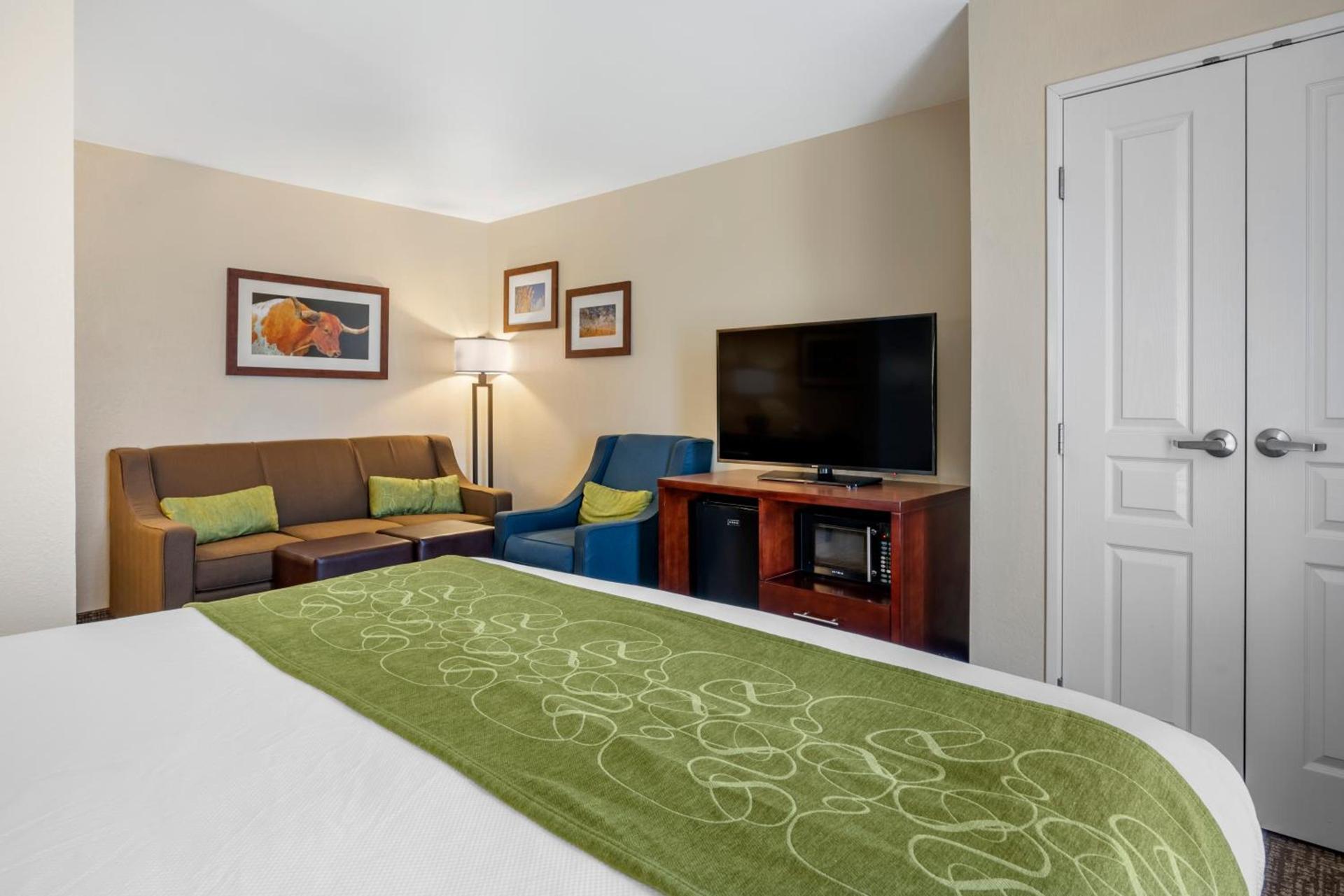 Comfort Suites Fernley photo 25