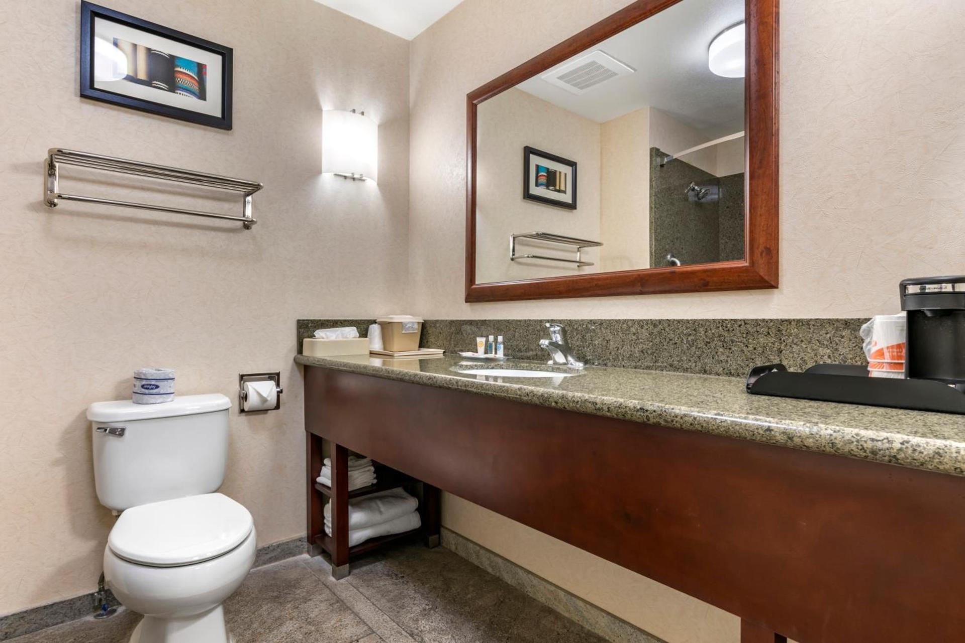 Comfort Suites Fernley photo 26