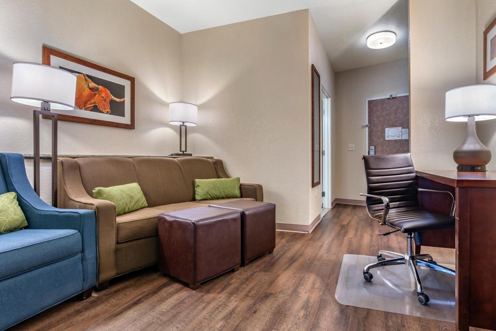 Comfort Suites Fernley photo 29