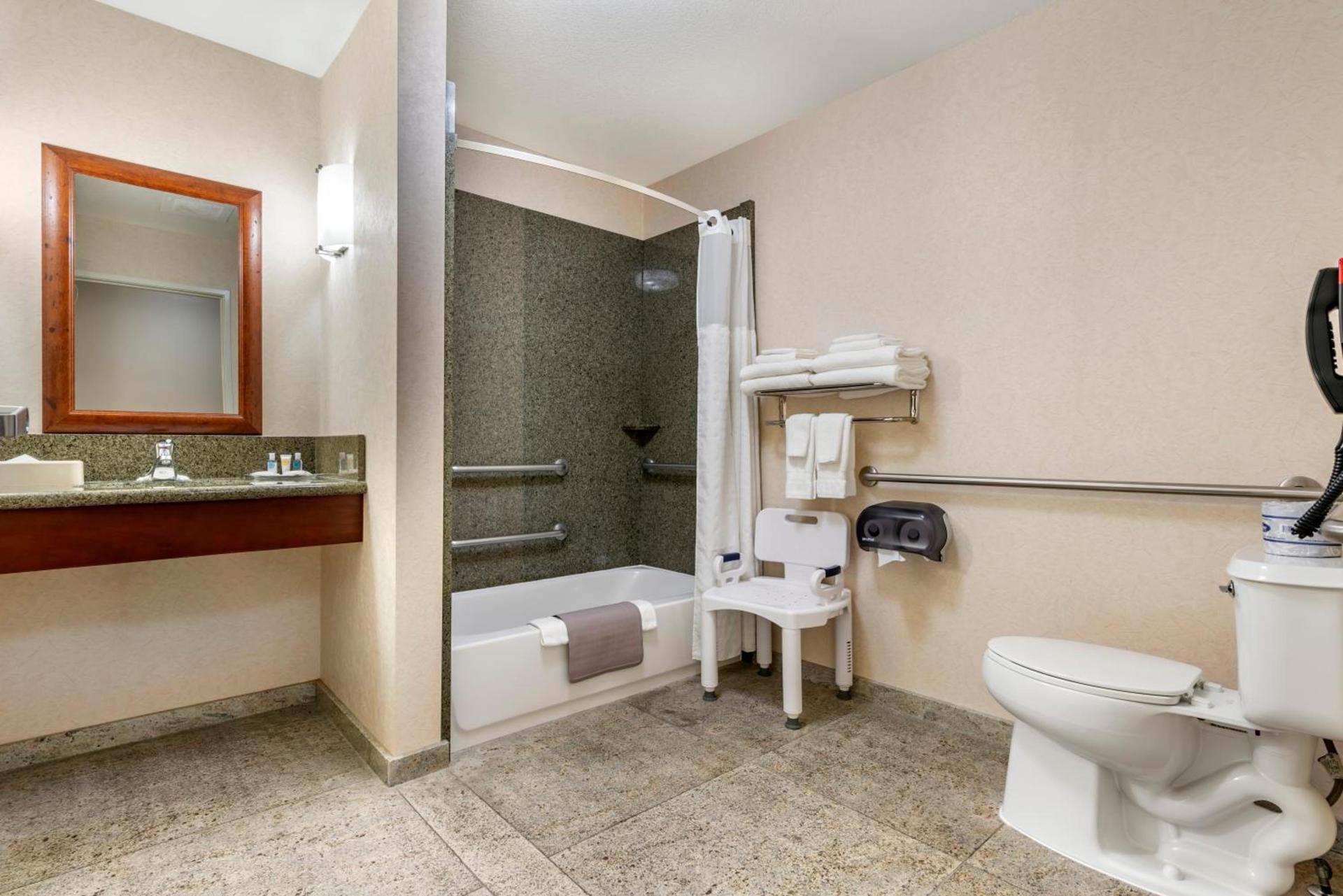 Comfort Suites Fernley photo 34