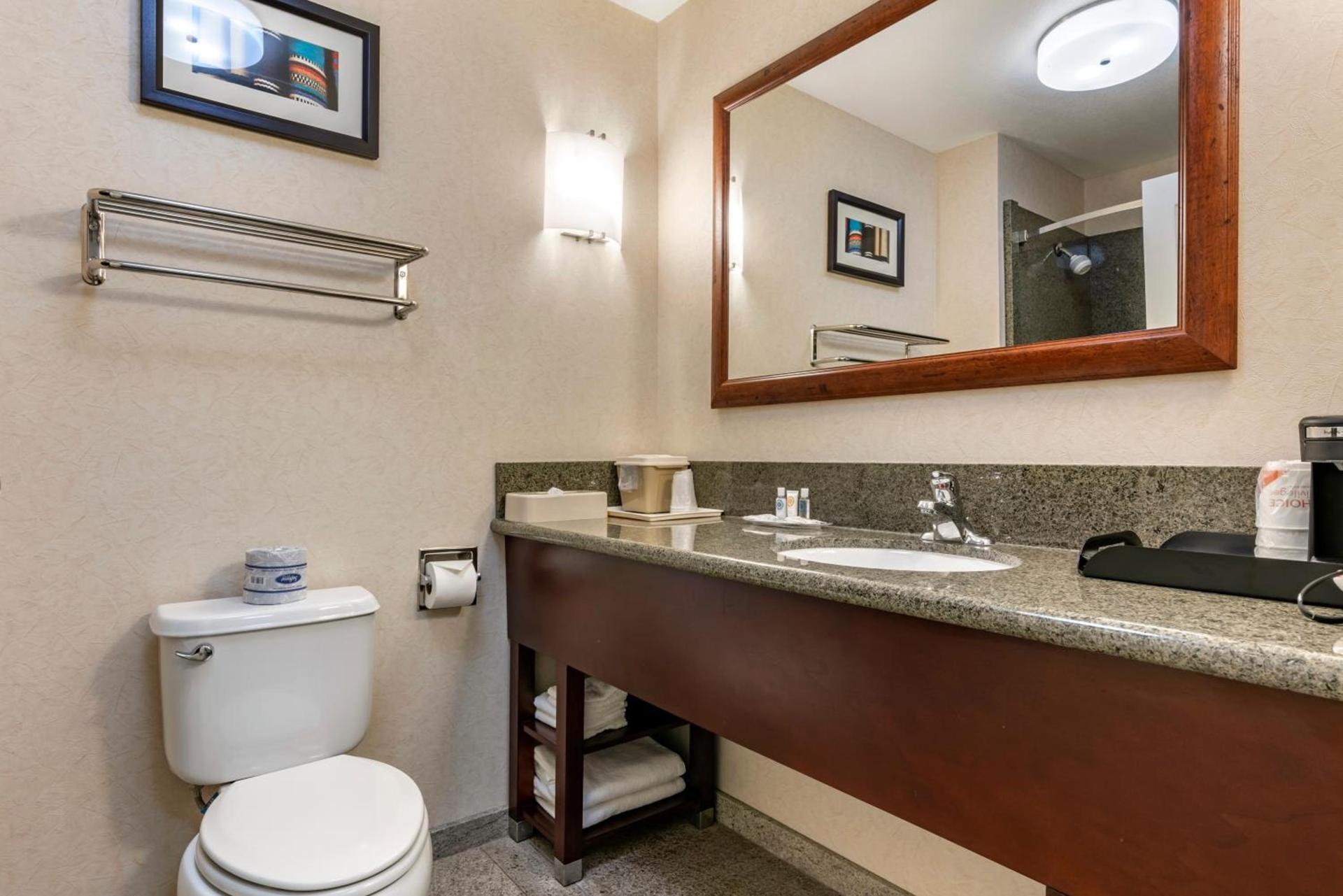 Comfort Suites Fernley photo 35