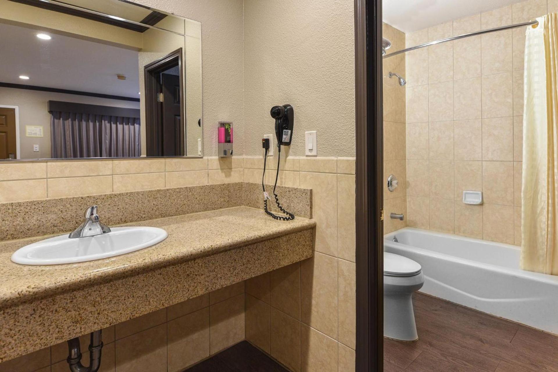 Oak Park Motel photo 14