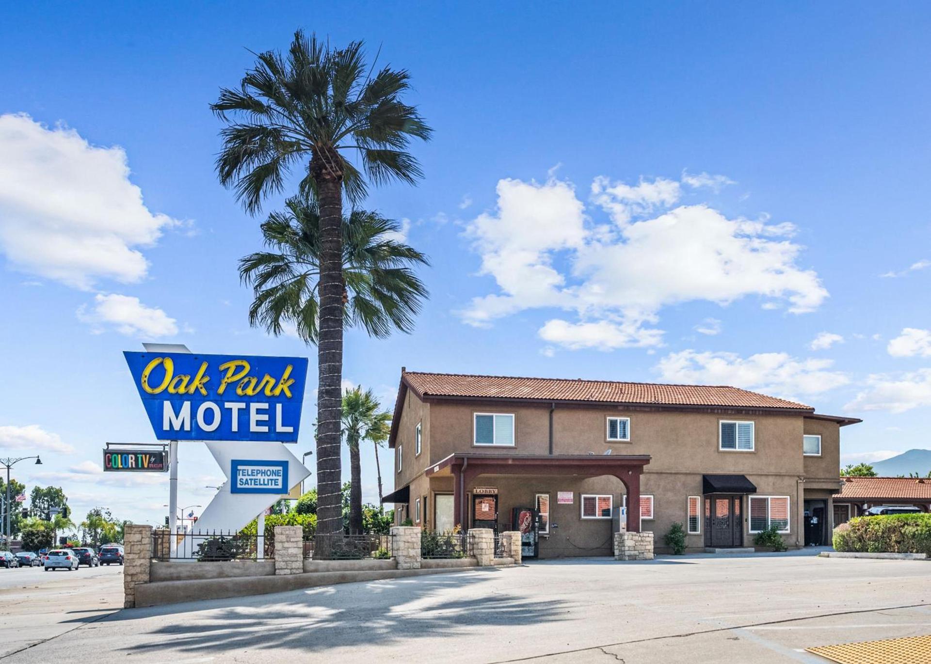 Oak Park Motel photo 16