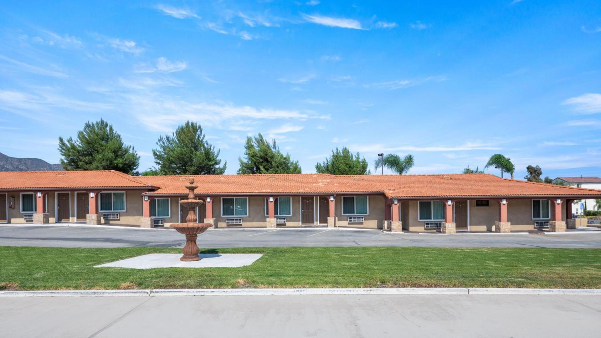 Oak Park Motel photo 15