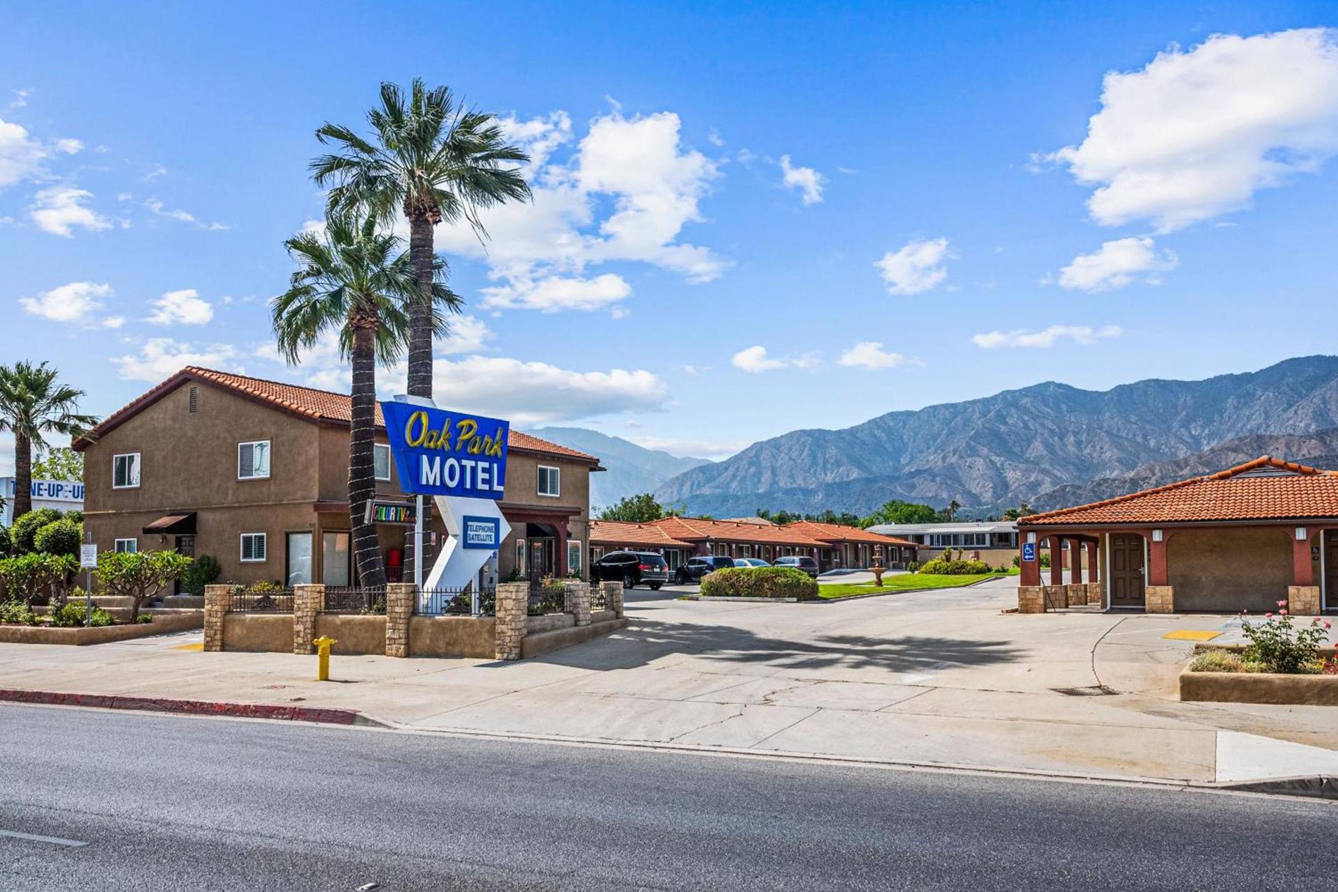 Oak Park Motel photo 20