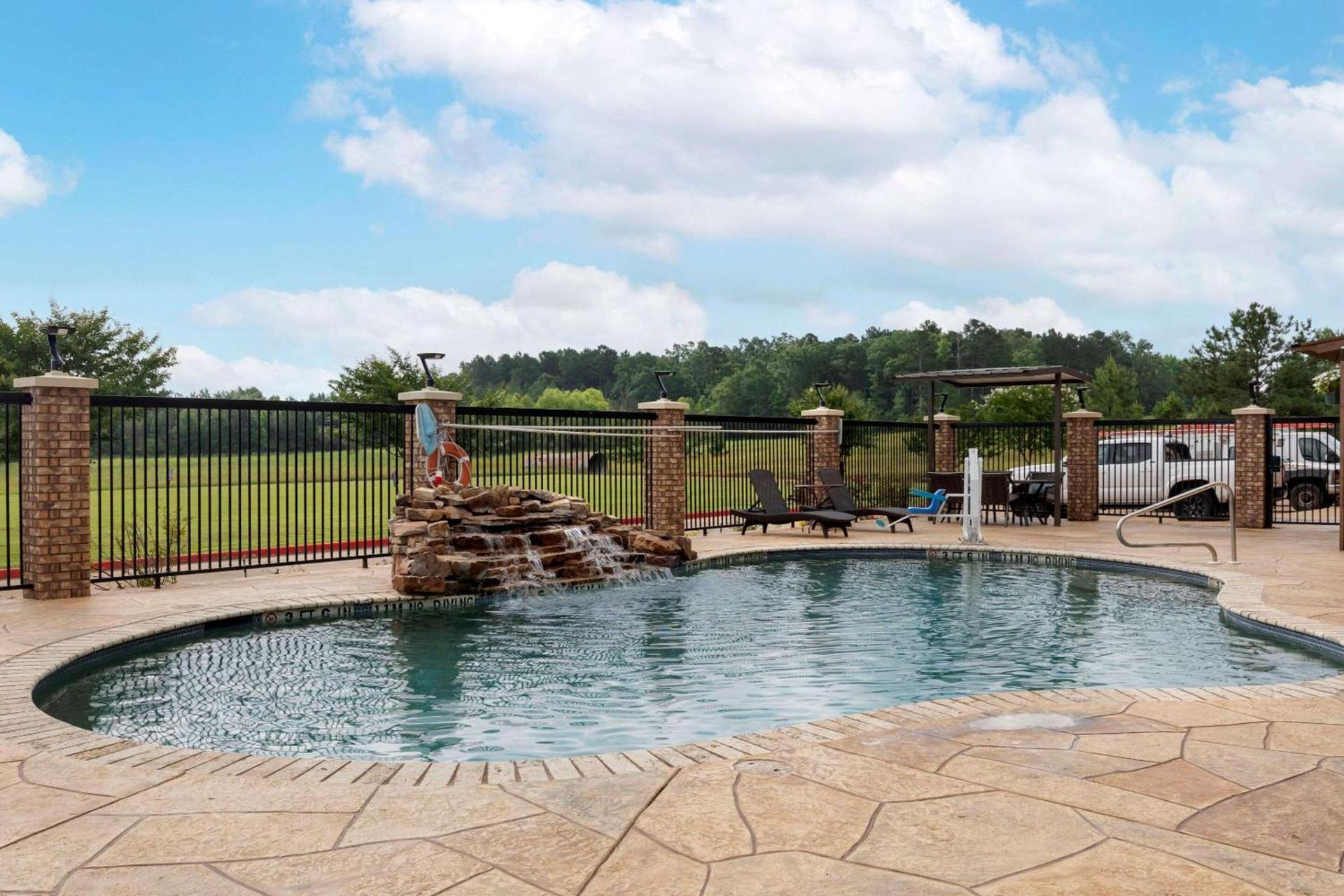 Comfort Suites Marshall photo 2