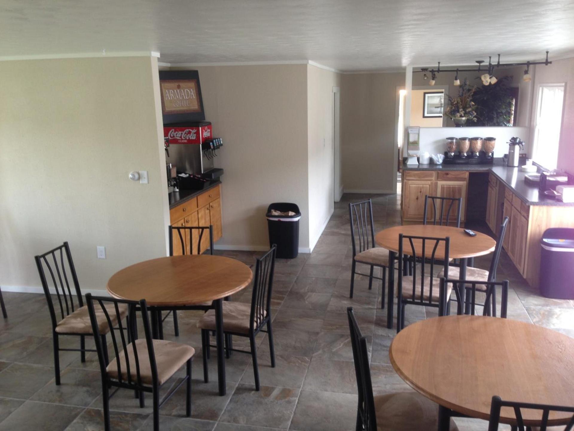Town House Motel photo 6