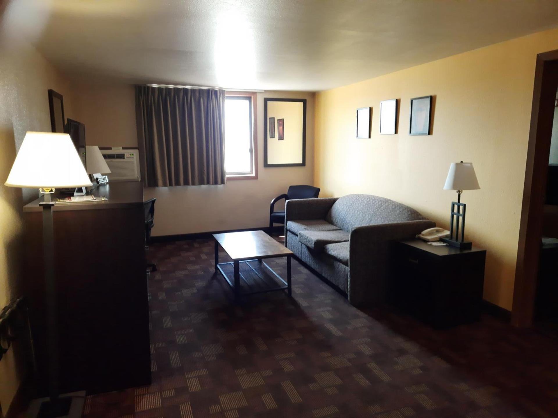 Super 8 by Wyndham Watertown photo 38