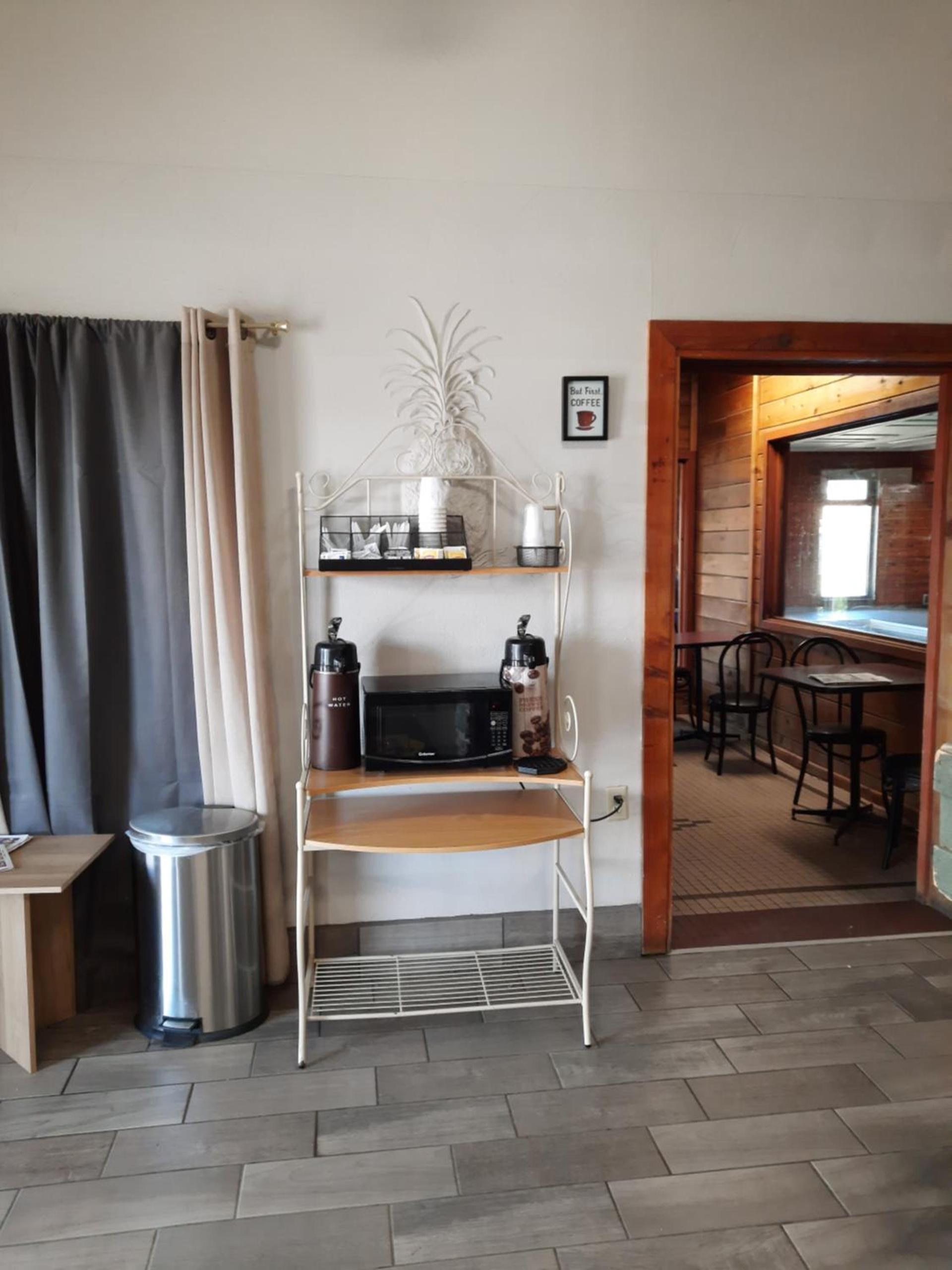 Super 8 by Wyndham Watertown photo 27