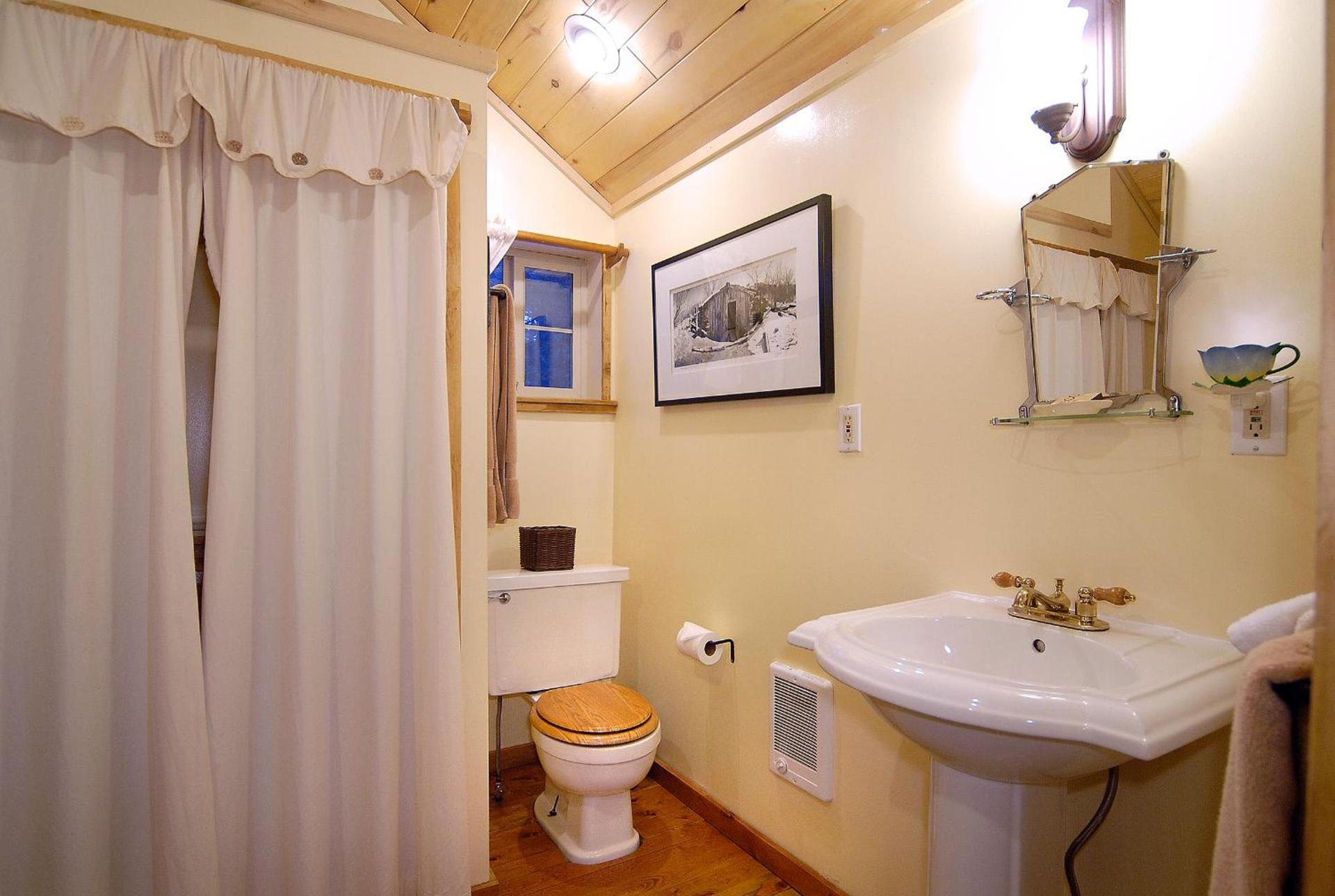 Pioneer Guest Cabins photo 8