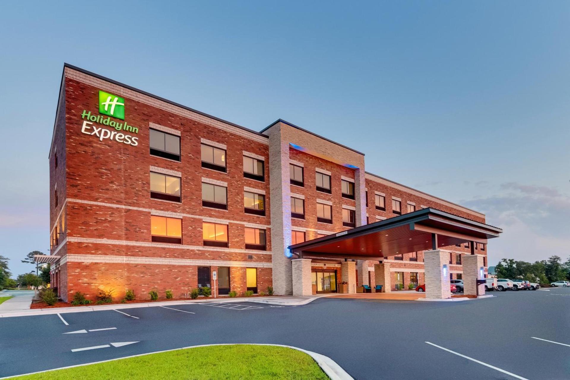 Holiday Inn Express - Wilmington - Porters Neck by IHG photo 14