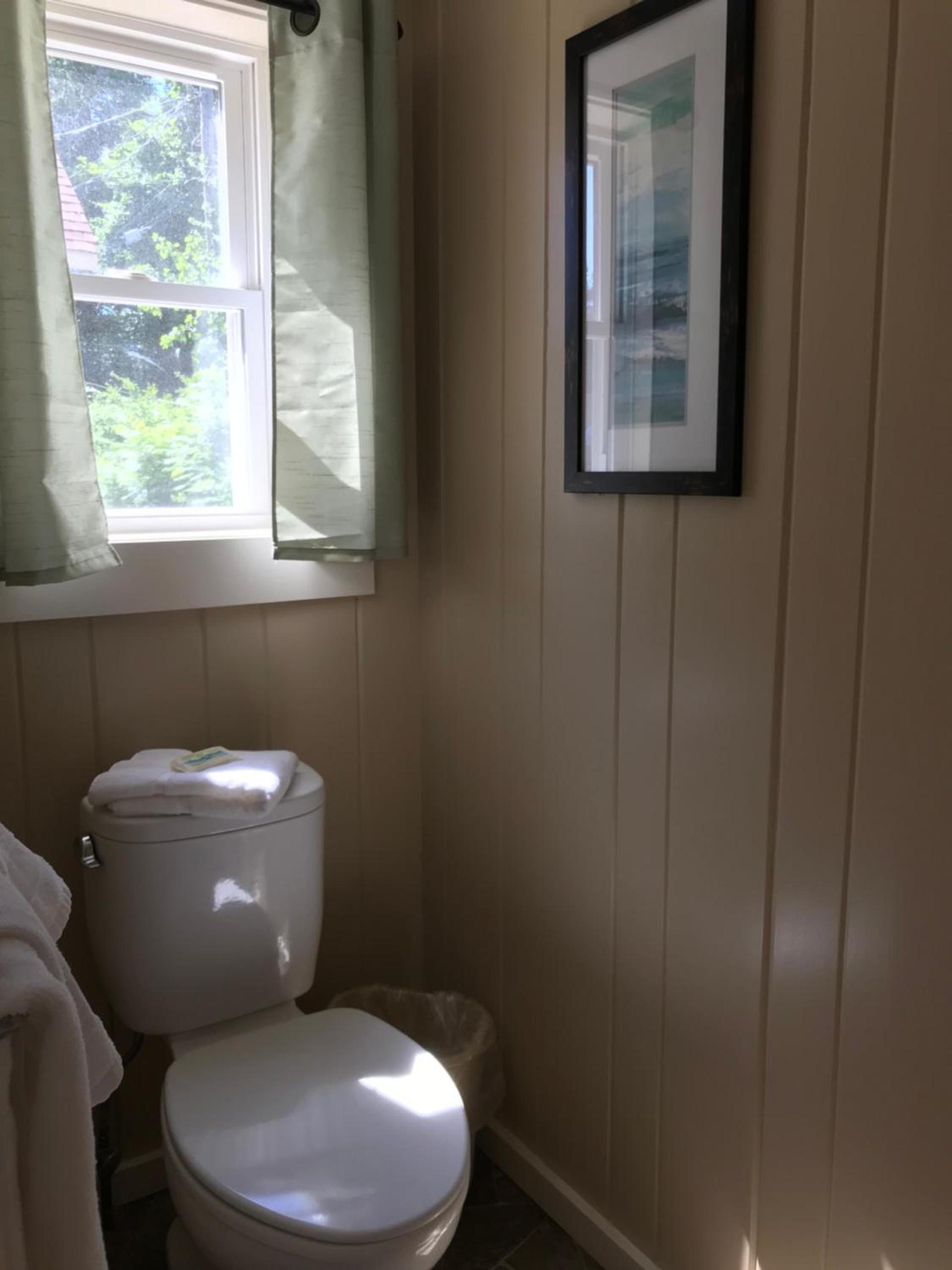 Kennebunk Gallery Motel and Cottages photo 14