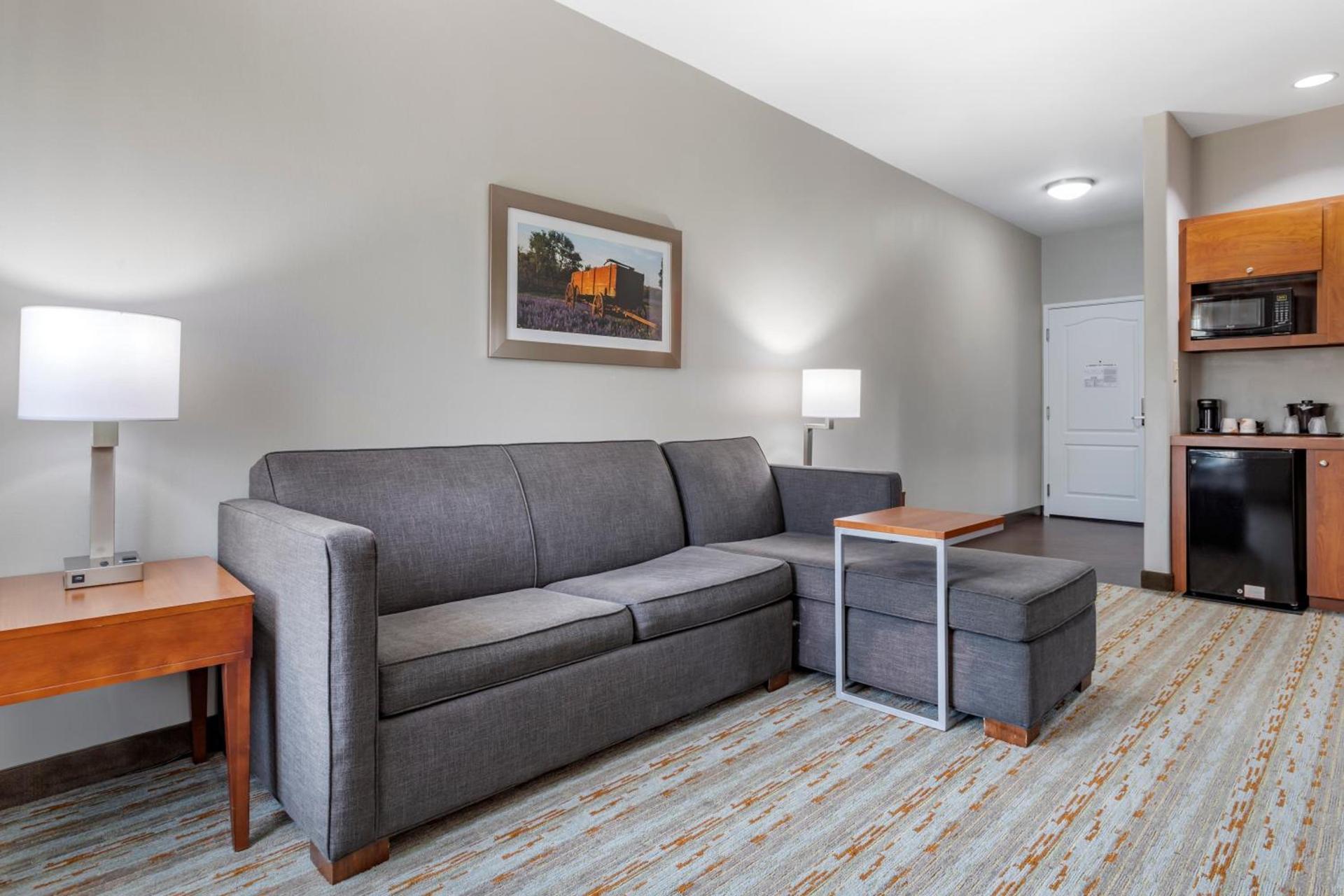 Comfort Inn & Suites Cleveland TX photo 51