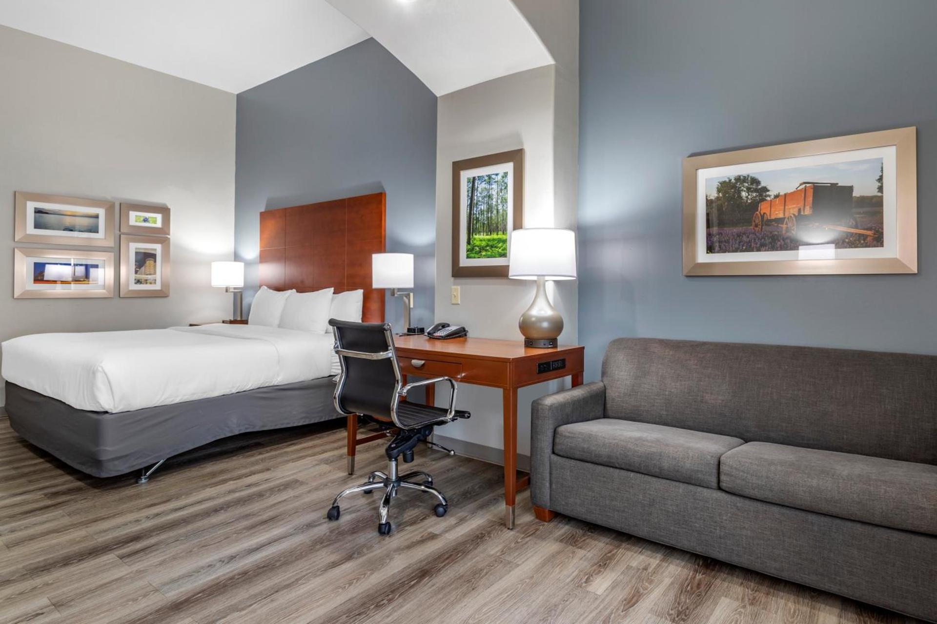 Comfort Inn & Suites Cleveland TX photo 54
