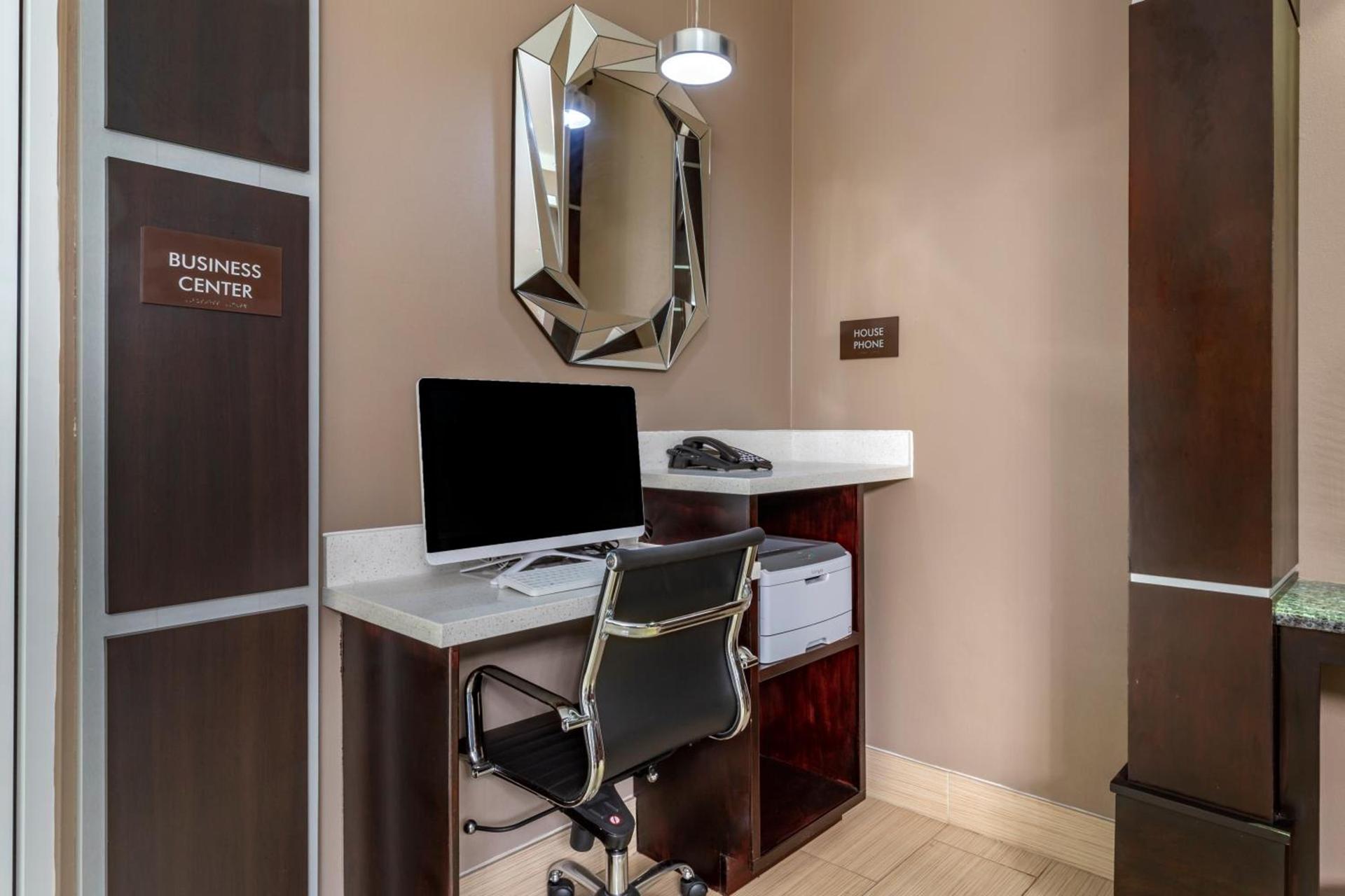 Comfort Inn & Suites Cleveland TX photo 61
