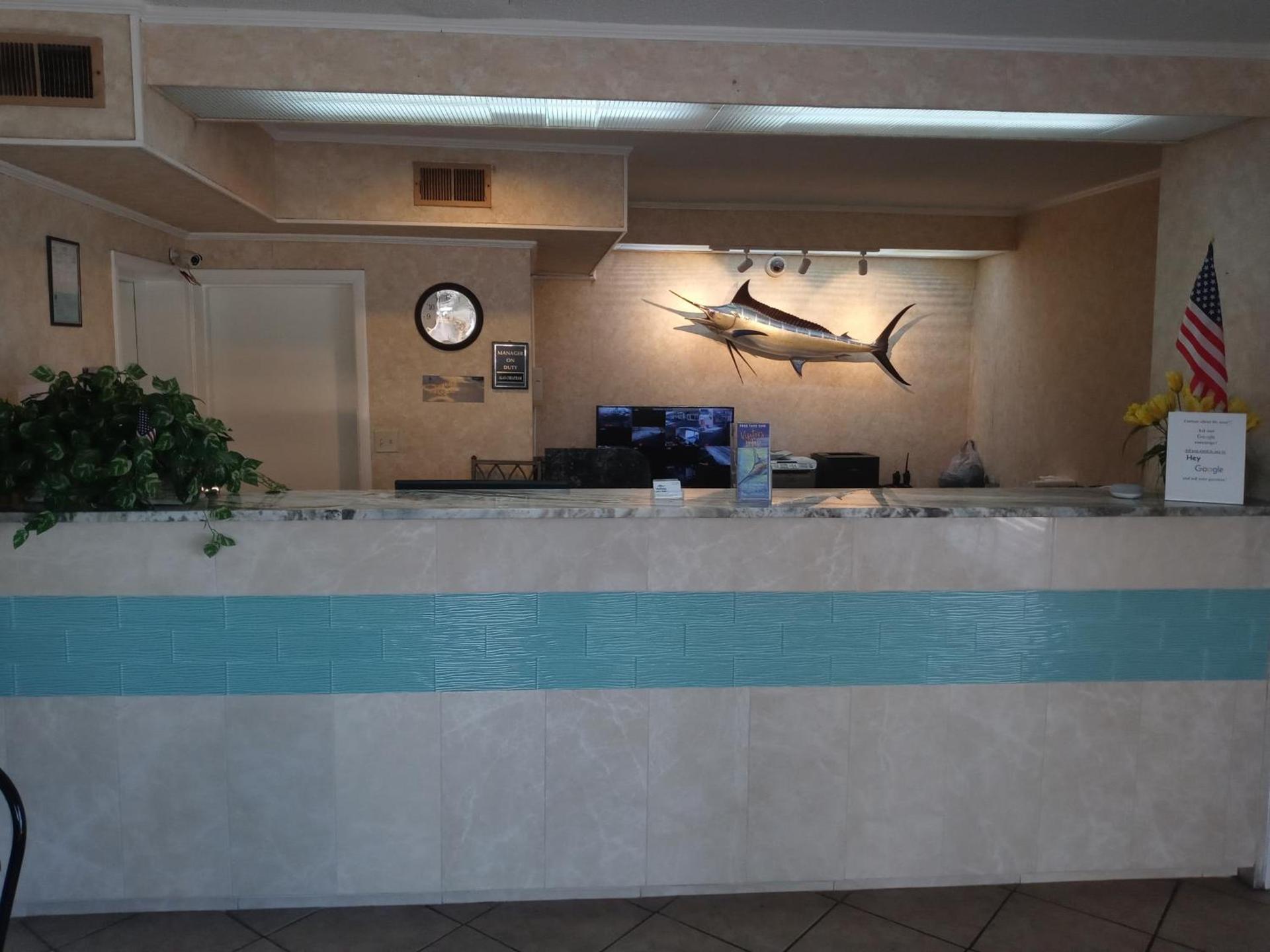 Hole Inn the Wall Hotel - Fort Walton Beach - Sunset Plaza - nearby Beaches & Hurlburt photo 11