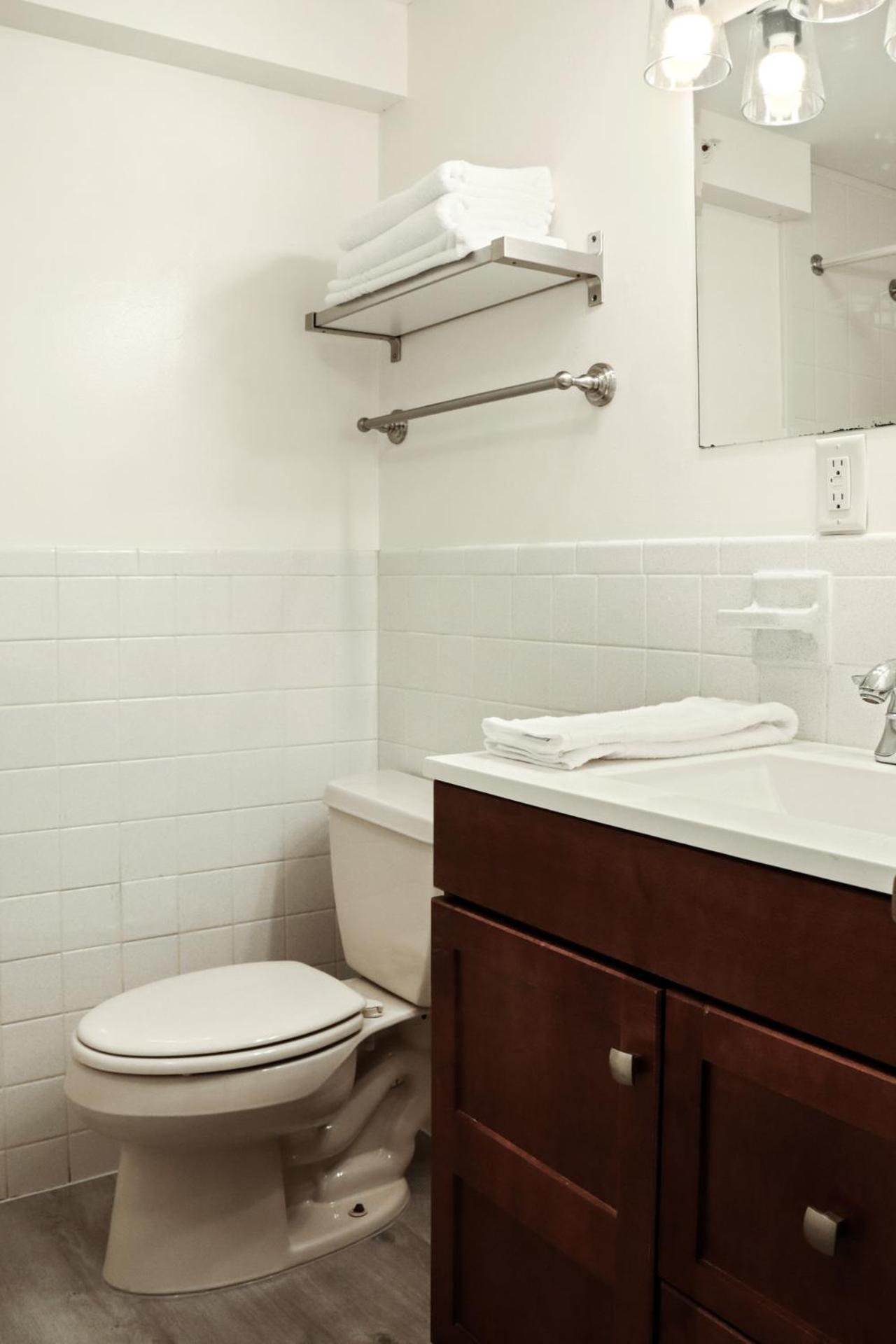 The Beverly photo 35