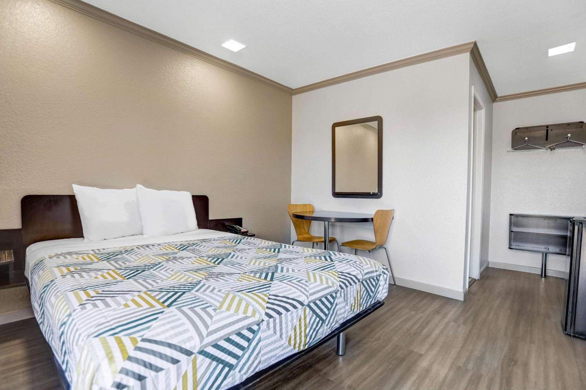 Motel 6-Red Bluff, CA photo 5