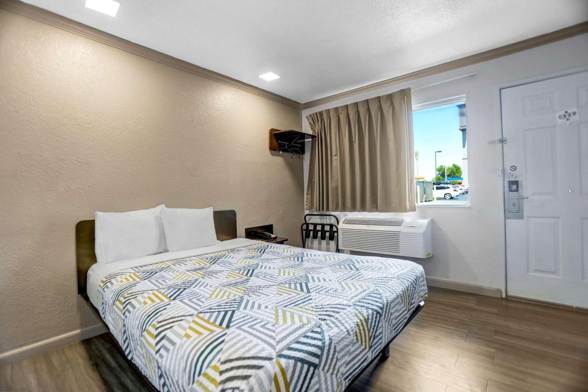 Motel 6-Red Bluff, CA photo 11
