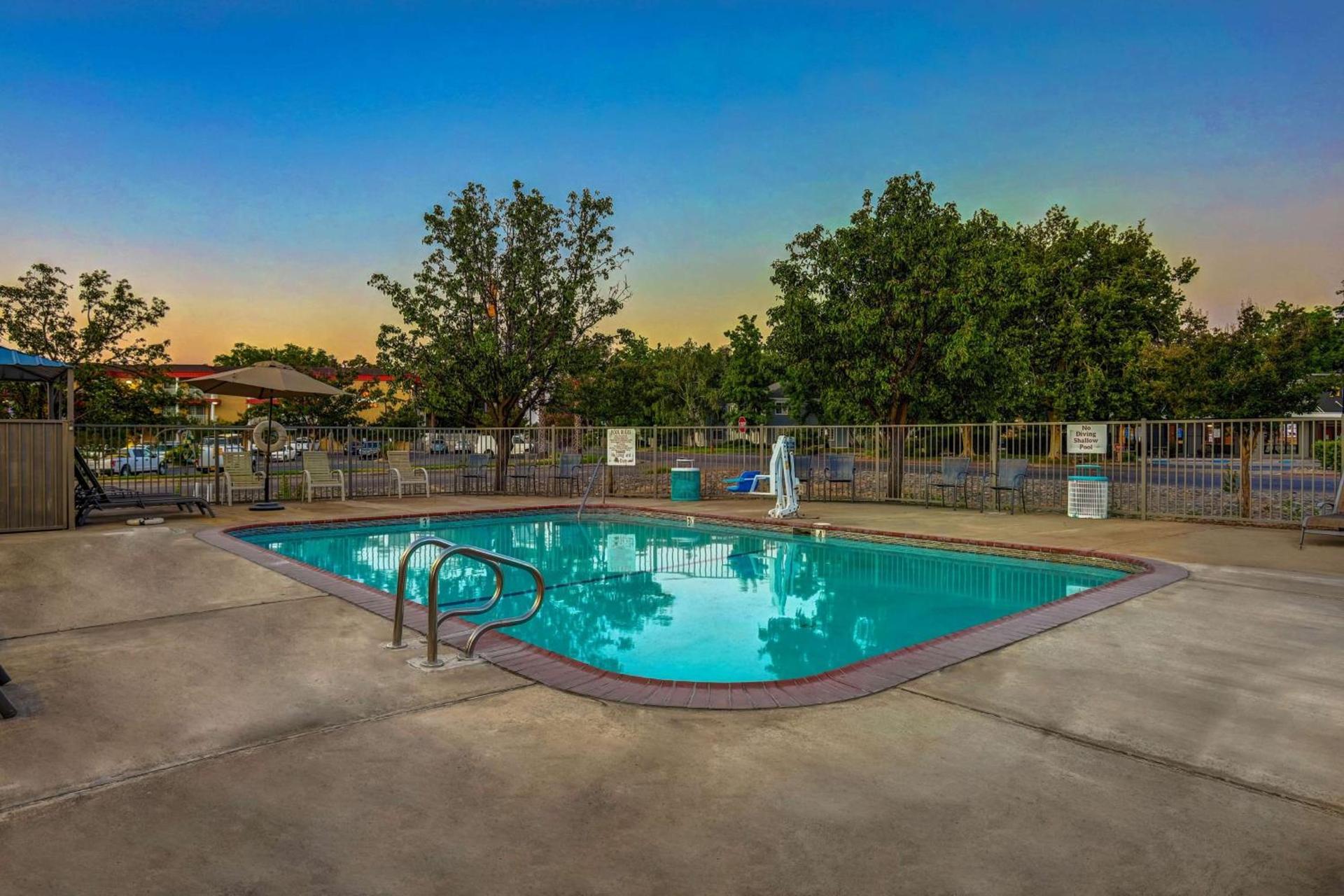 Motel 6-Red Bluff, CA photo 2
